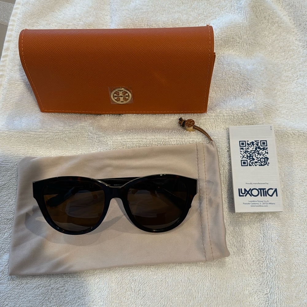 Like new - Tory Burch tortoise black sunglasses.
